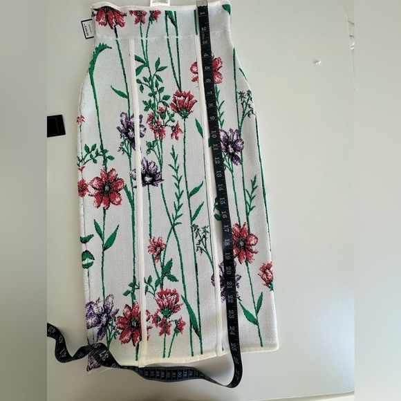 BCBG MaxAzria Anna White Floral Bandage Pencil Skirt | XXS | NWT - Picture 3 of 7